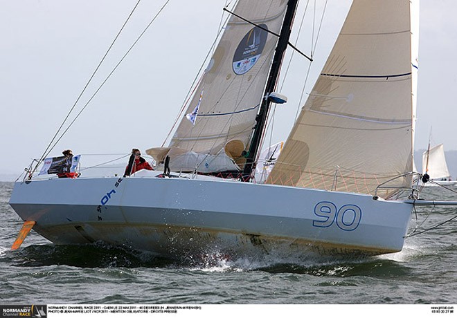 40 Degrees Crew - Normandy Channel Race 2011 © Jean-Marie Liot